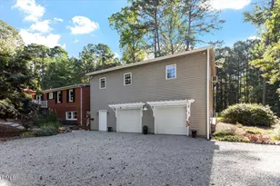 2129 Kelly Rd, Apex, NC 27502 - Photo 4