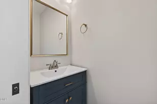 40 N Carrie St, Coats, NC 27521 - Photo 6