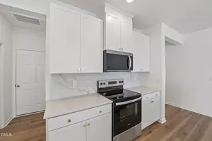 512 Sunset Lk Dr, Durham, NC 27703 - Photo 12