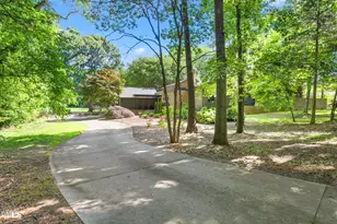 1040 Glenview Ln, Burlington, NC 27215 - Photo 2