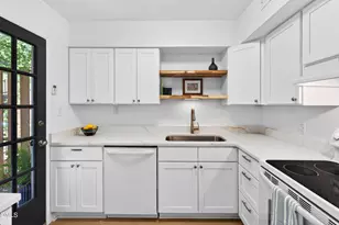 220 Elizabeth St, Chapel Hill, NC 27514 - Photo 1