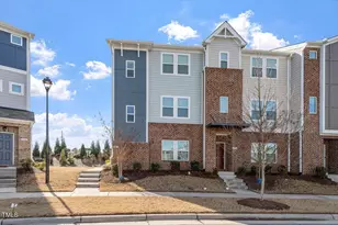 1018 Salt Glaze Ln, Cary, NC 27519 - Photo 2