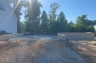 706 Dunlawton Ct, Sanford, NC 27330 - Photo 2