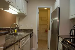 1010 Kingswood Dr, Chapel Hill, NC 27517 - Photo 6