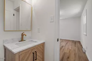 908 Tanglewood Dr, Cary, NC 27511 - Photo 16