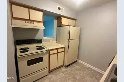 5519 Hornaday Road #D, Greensboro, NC 27409 - Photo 6