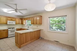 904 Kings Mill Rd, Chapel Hill, NC 27517 - Photo 6