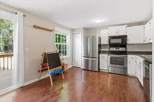 819 Genford Ct, Raleigh, NC 27609 - Photo 8