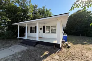 122 S 5th St, Spring Lake, NC 28390 - Photo 2