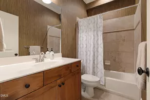 105 Woodland Ridge Ct, Cary, NC 27519 - Photo 46