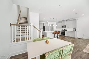 6805 Doddridge Ln, Cary, NC 27519 - Photo 8