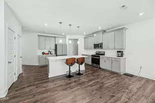 6805 Doddridge Ln, Cary, NC 27519 - Photo 10