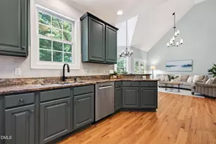 2536 Maxton Crest Dr, Apex, NC 27539 - Photo 6