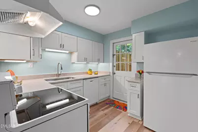 220 Elizabeth Street #Apt C10, Chapel Hill, NC 27514 - Photo 8