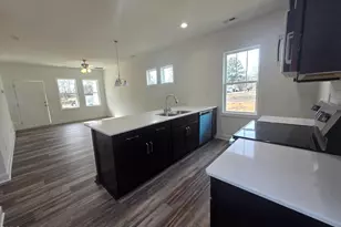 164 Jenkins St, Dunn, NC 28334 - Photo 4