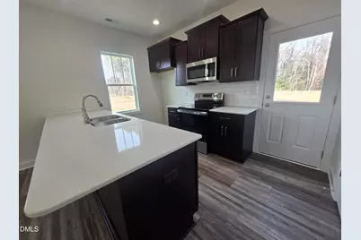 164 Jenkins Street, Dunn, NC 28334 - Photo 6