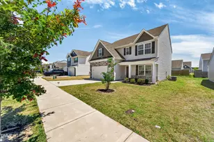 205 Brisk Dr, Zebulon, NC 27597 - Photo 2