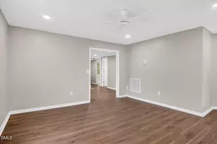904 Elm St, Henderson, NC 27536 - Photo 6