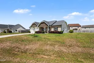 218 Planters Ridge Dr, Pikeville, NC 27863 - Photo 2