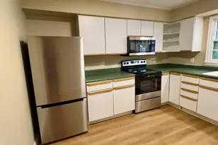 923 Hampshire Ct, Cary, NC 27511 - Photo 4