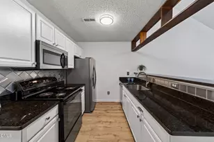 19 Crystal Oaks Ct, Durham, NC 27707 - Photo 8