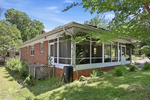 101 Hanna St, Carrboro, NC 27510 - Photo 4