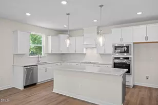 323 Queensferrry Ln, Aberdeen, NC 28315 - Photo 2