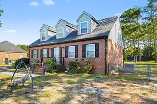 314 Woodington Rd, Hope Mills, NC 28348 - Photo 2