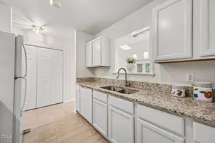 302 Standish Dr, Chapel Hill, NC 27517 - Photo 8