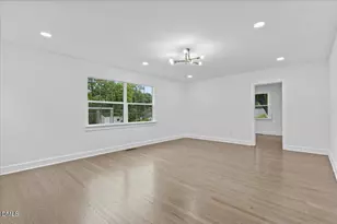 157 N Elizabeth St, Henderson, NC 27536 - Photo 4