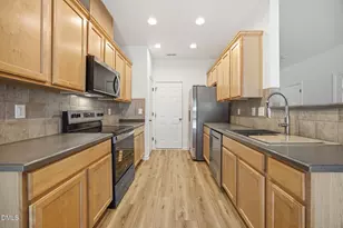 704 Mardonie Reach Ln, Cary, NC 27519 - Photo 10