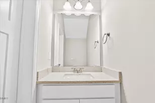 706 S Pollock St, Selma, NC 27576 - Photo 22