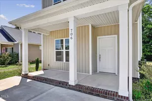 706 S Pollock St, Selma, NC 27576 - Photo 4