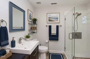 323 Columbia Pl E, Chapel Hill, NC 27516 - Photo 16