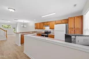102 Anamoor Dr, Cary, NC 27513 - Photo 10