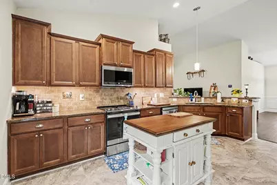 608 Sippihaw Oaks Drive, Fuquay-Varina, NC 27526 - Photo 8