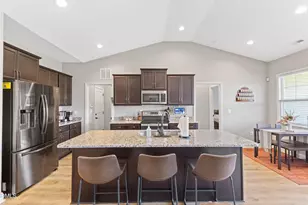 175 Day Lily St, Selma, NC 27576 - Photo 8