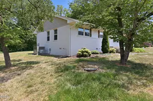 1103 Greenwood Dr, Burlington, NC 27217 - Photo 38