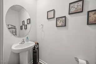 40 Branch Wood Dr, Fuquay Varina, NC 27526 - Photo 6