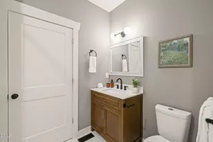 207 W Holt St, Burlington, NC 27217 - Photo 20
