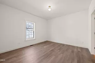 207 W Holt St, Burlington, NC 27217 - Photo 18