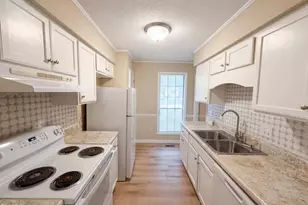 104 Arbuckle Ln, Cary, NC 27511 - Photo 2