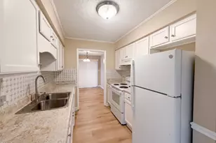 104 Arbuckle Ln, Cary, NC 27511 - Photo 6