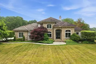 305 Hidden Lake Dr, Youngsville, NC 27596 - Photo 2