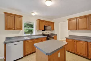 126 Hunter Rd, Henderson, NC 27537 - Photo 2