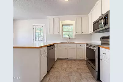 127 Carrie Drive, Archer Lodge, NC 27527 - Photo 6