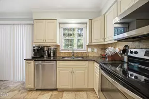 1250 Jamestown Ct, Cary, NC 27511 - Photo 8