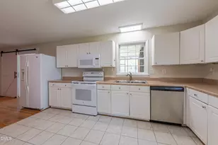 408 Ortega Rd, Raleigh, NC 27609 - Photo 6