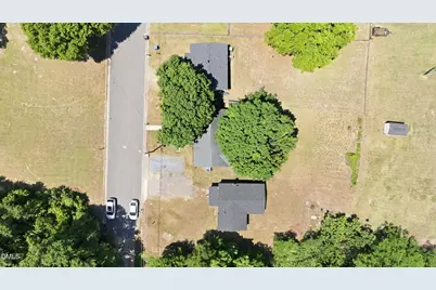 607 E Holmes Street, Benson, NC 27504 - Photo 10