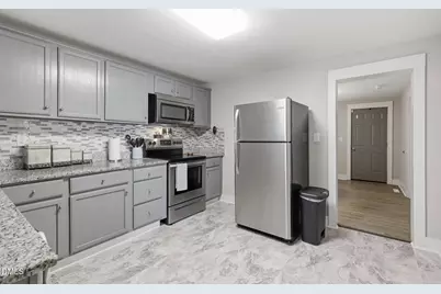 607 E Holmes Street, Benson, NC 27504 - Photo 24